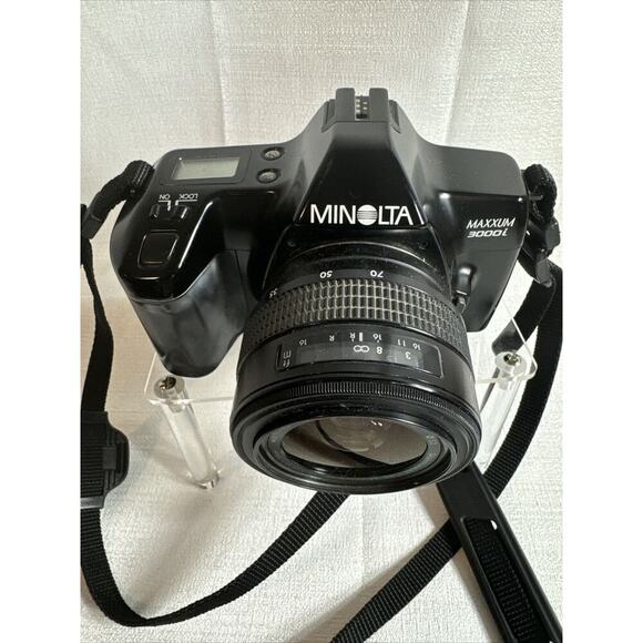 Minolta Maxxum 3000i 35mm Film Camera With Lens UNTESTED Vintage AS IS‎ - Picture 2 of 14